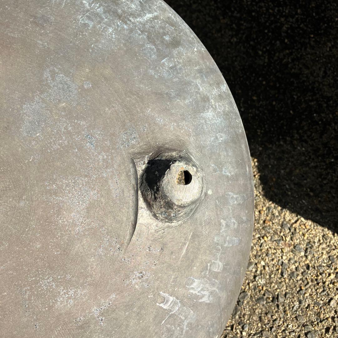 青銅製３脚付き骨董火鉢（底の穴を塞ぎ睡蓮鉢や金魚・メダカ鉢などに）