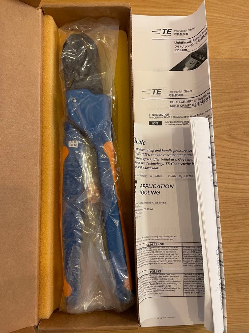 手動圧着工具　テーイーコネクティビティ(TE Connectivity)