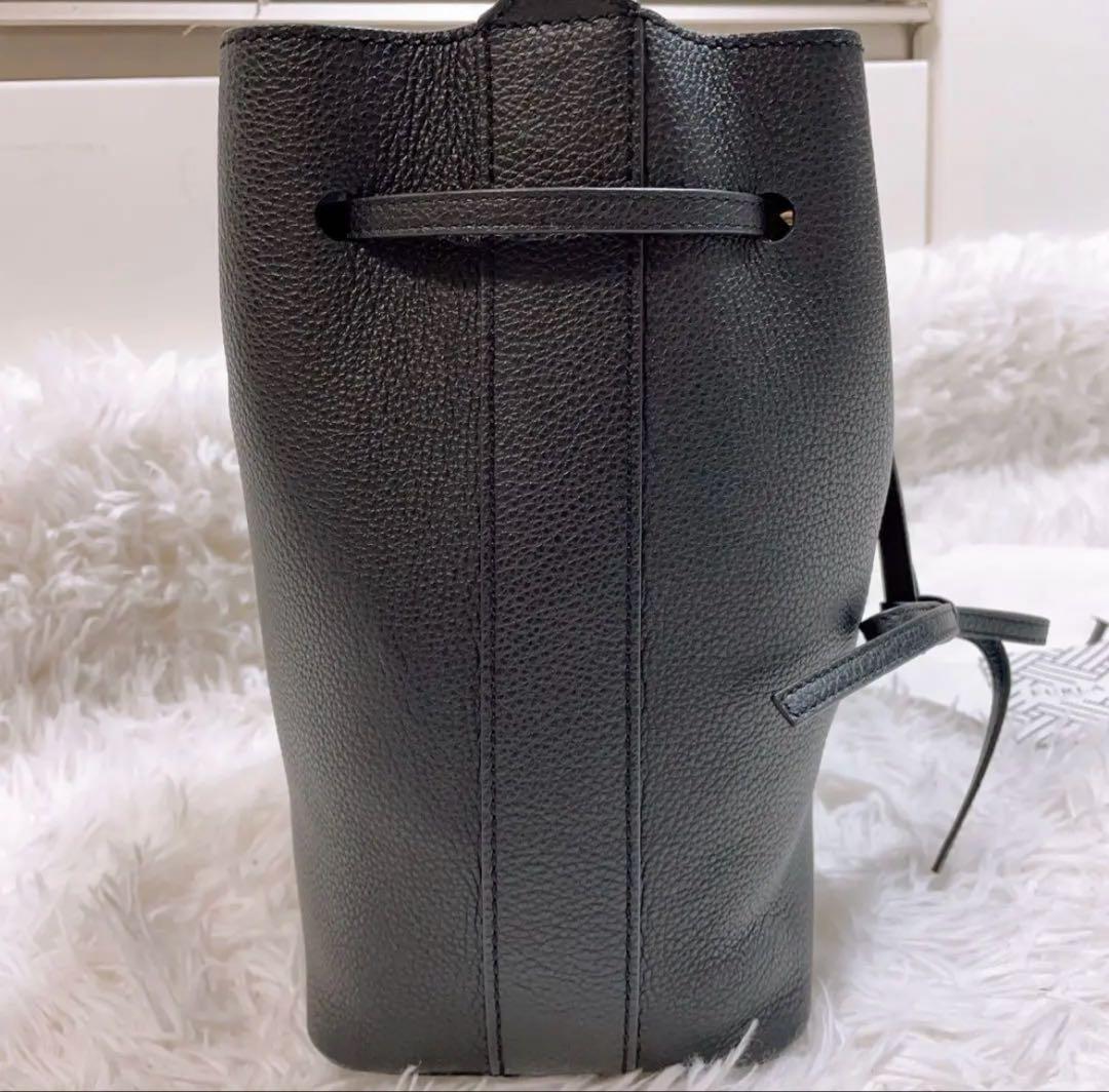 FURLA ブラック バケットバッグ　バケツ型ショルダーバッグ