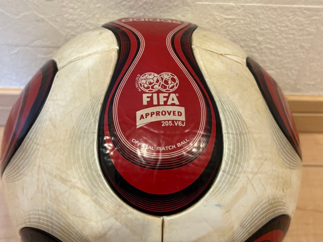 adidas製サッカーボール　Teamgeist