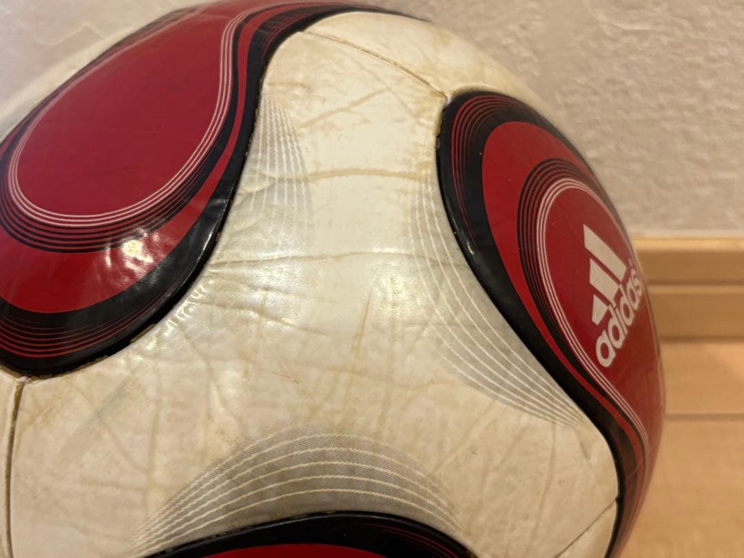 adidas製サッカーボール　Teamgeist