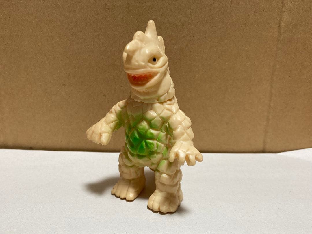 ゴルパゴス ブルマァク ミニサイズ 約10センチ ウルトラマン