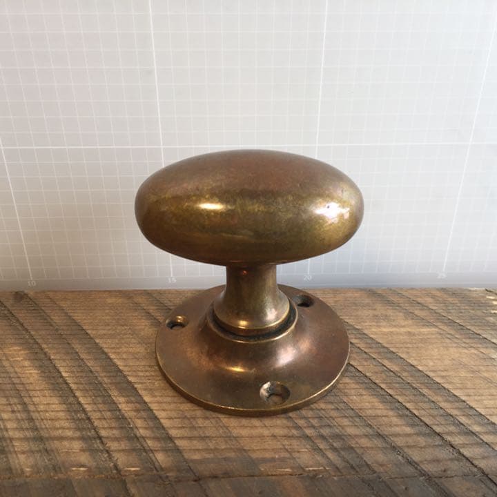 西洋アンティーク品 真鍮無垢製アンティークドアノブ 2つ組セット