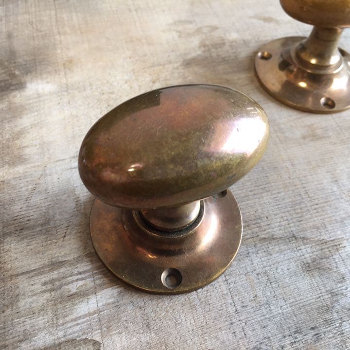 西洋アンティーク品 真鍮無垢製アンティークドアノブ 2つ組セット