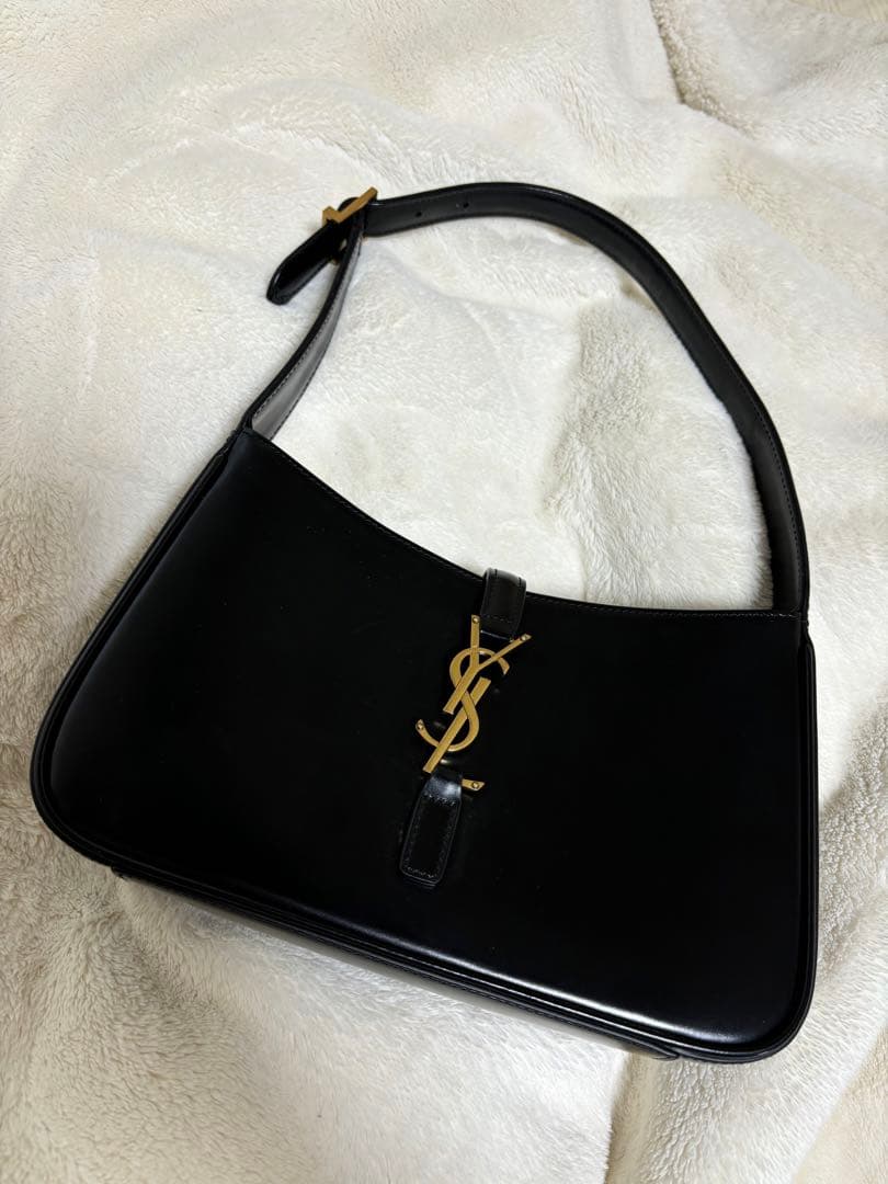 断捨離セール早い者勝ち　SAINT LAURENT ブラックハンドバッグ