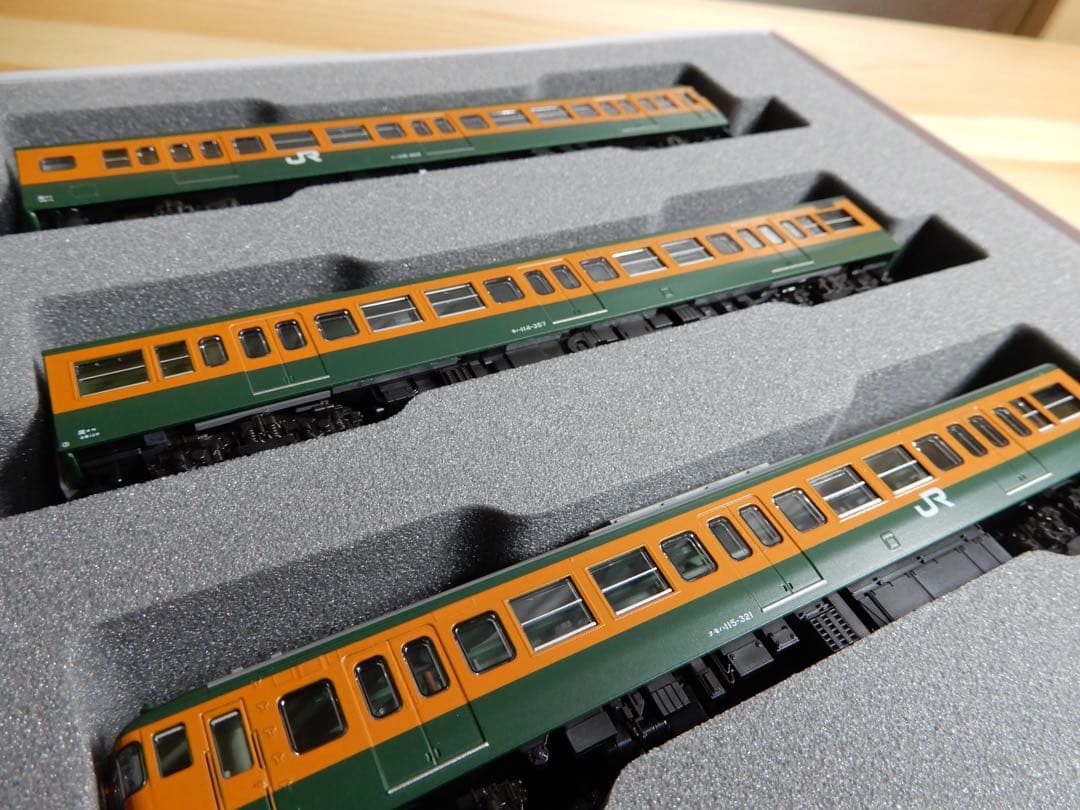 KATO 10-1809 115系300番台　湘南色（岡山電車区）3両セット