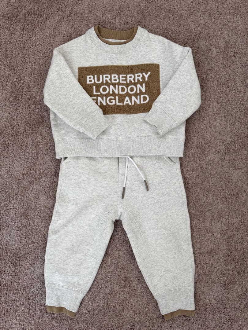 BURBERRY トレーナーとパンツセット 104 cm