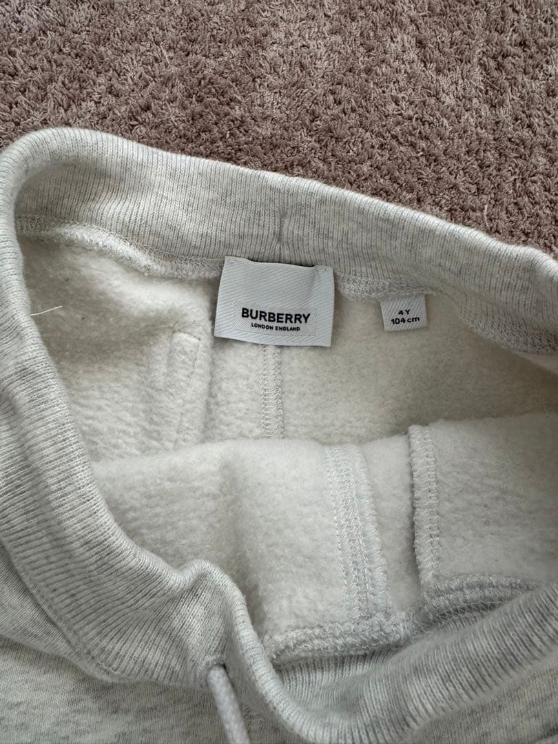 BURBERRY トレーナーとパンツセット 104 cm