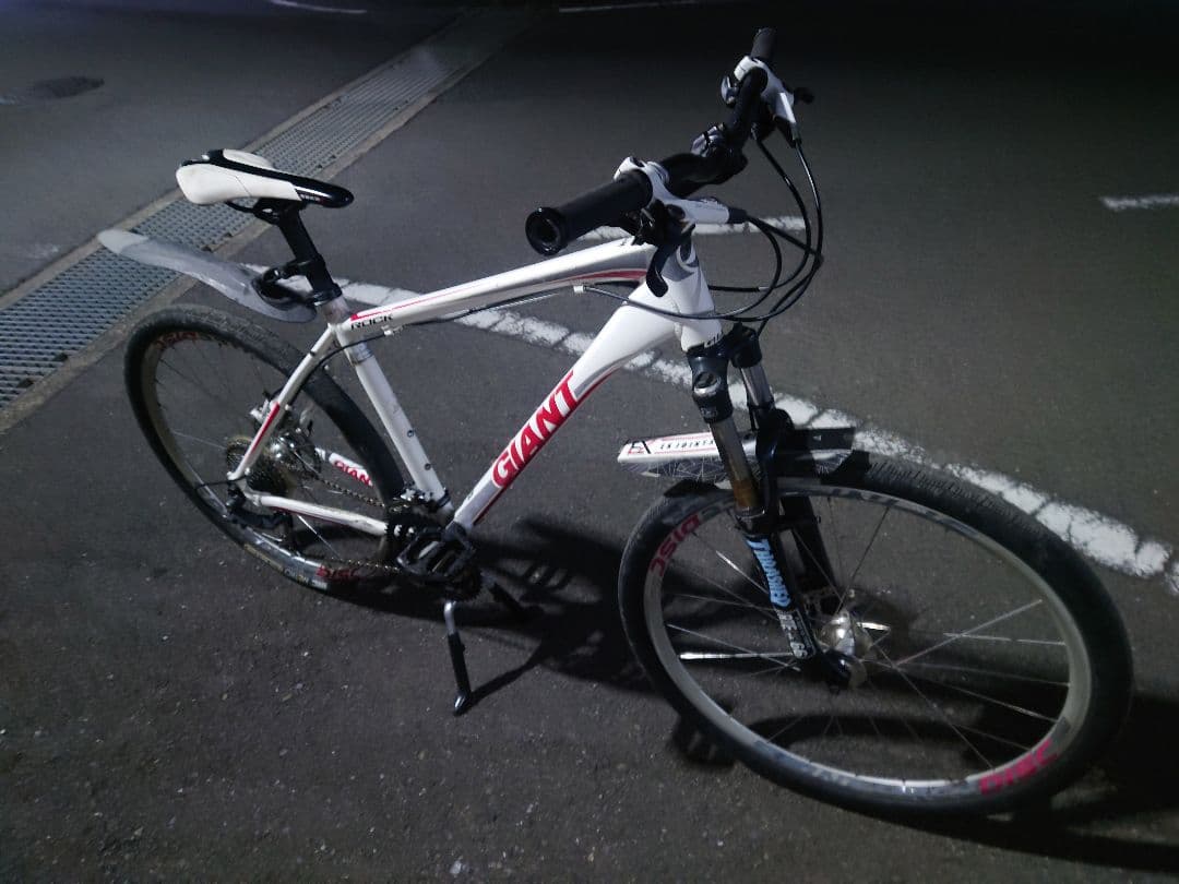 (引取り又はお届けご相談)GIANT ROCK 26インチMTB