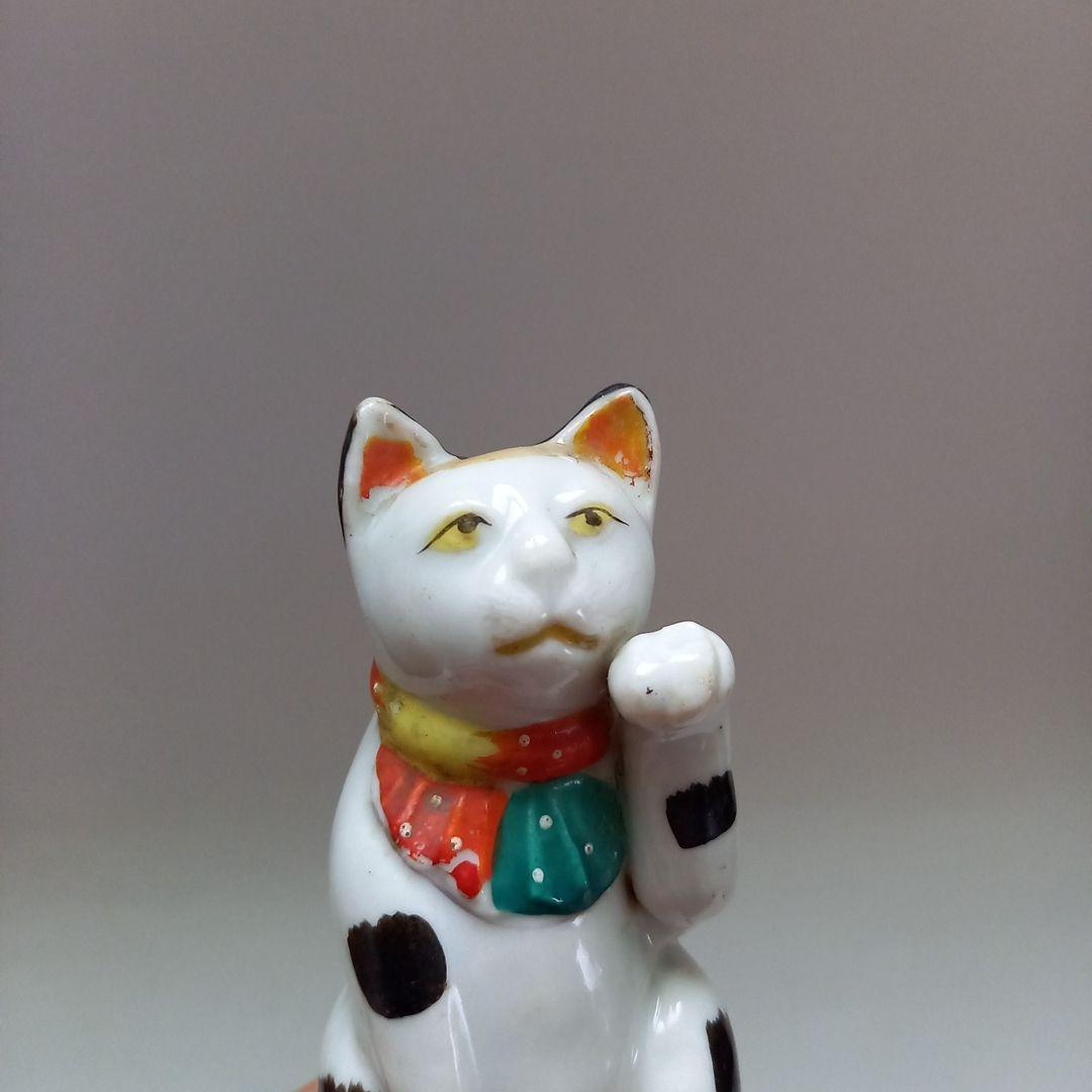 招き猫　磁器人形　猫の置物