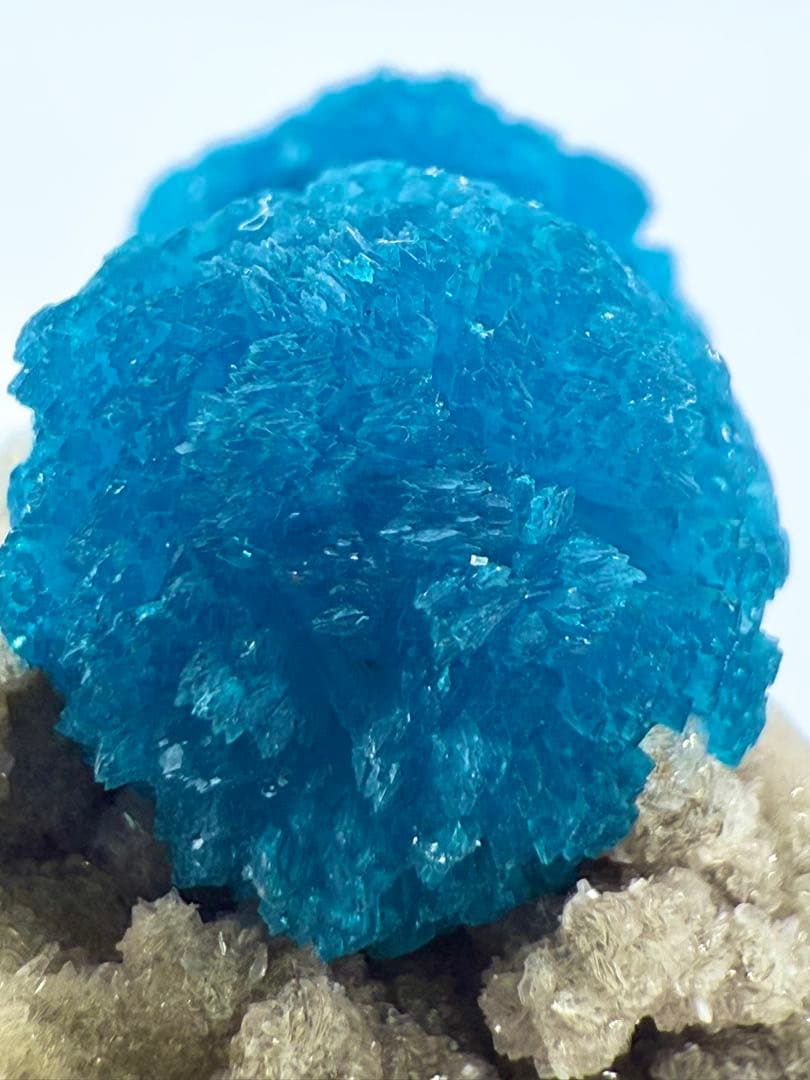 カバンサイト　原石　鉱物標本　天然石　ペンタゴナイト　ゼオライト　アポフィライト