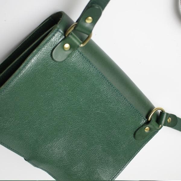 IL BISONTE イルビゾンテ ショルダーバッグ