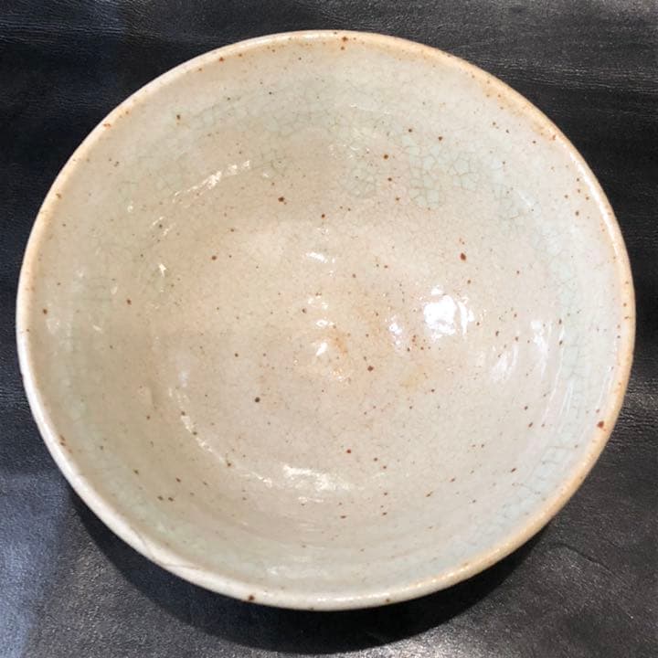 究極の古美術◼️蔵からかなり高そうな古い抹茶茶碗が出て来ました、高麗茶碗？