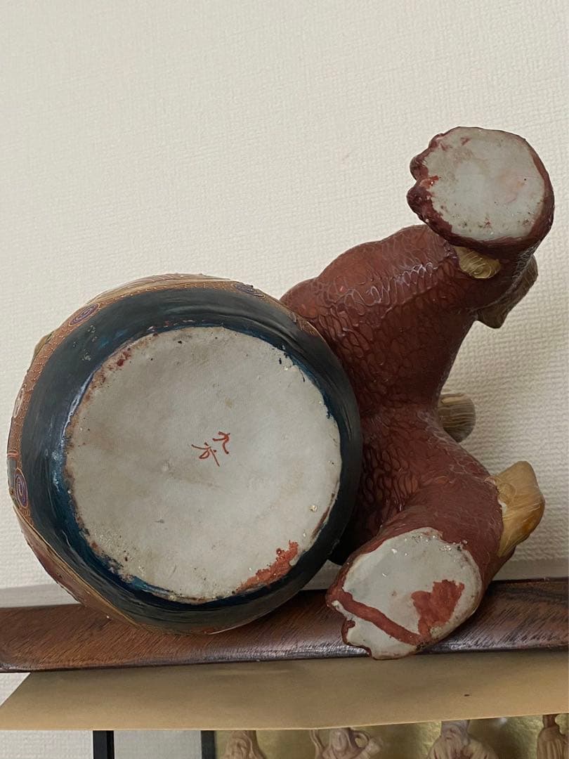 九谷焼 玉乘リ獅子 赤獅子除魔け 緣起物 唐獅子 高さ35cm X横幅27cm