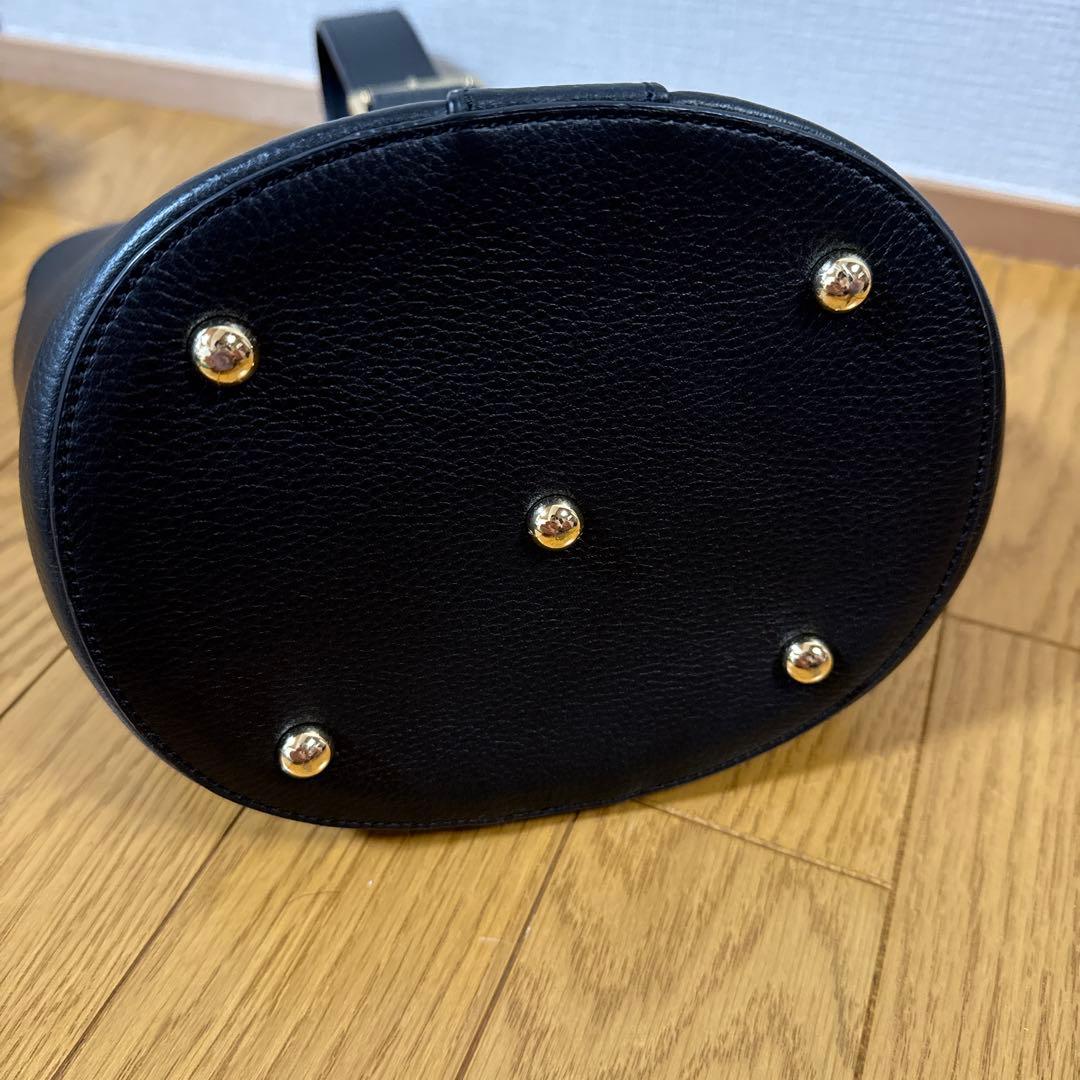 TOPKAPI シュリンクレザー・リアルファー付きバケツ型バッグ