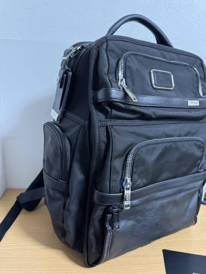 新品同様 TUMI ALPHA3 ビジネス・クラス・ブリーフパック 国内正規品