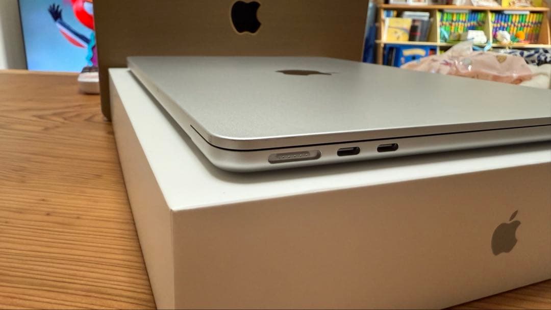 【極美品】MacBookAir M2 シルバー 8GB 512GB