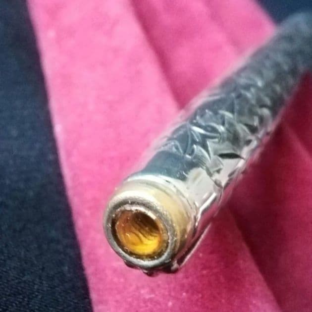 逸品　シルバー　万年筆　精巧で美しい総片切彫りボディ　エングレイブ