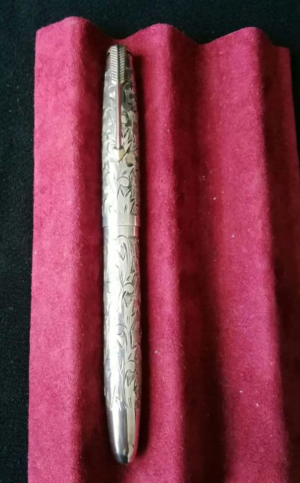 逸品　シルバー　万年筆　精巧で美しい総片切彫りボディ　エングレイブ