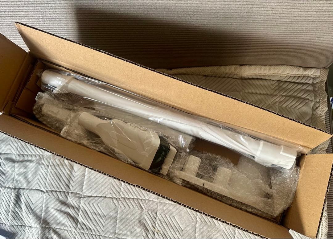 未使用 IRIS OHYAMA 充電式ハンディクリーナー HCD-B2M-W 白