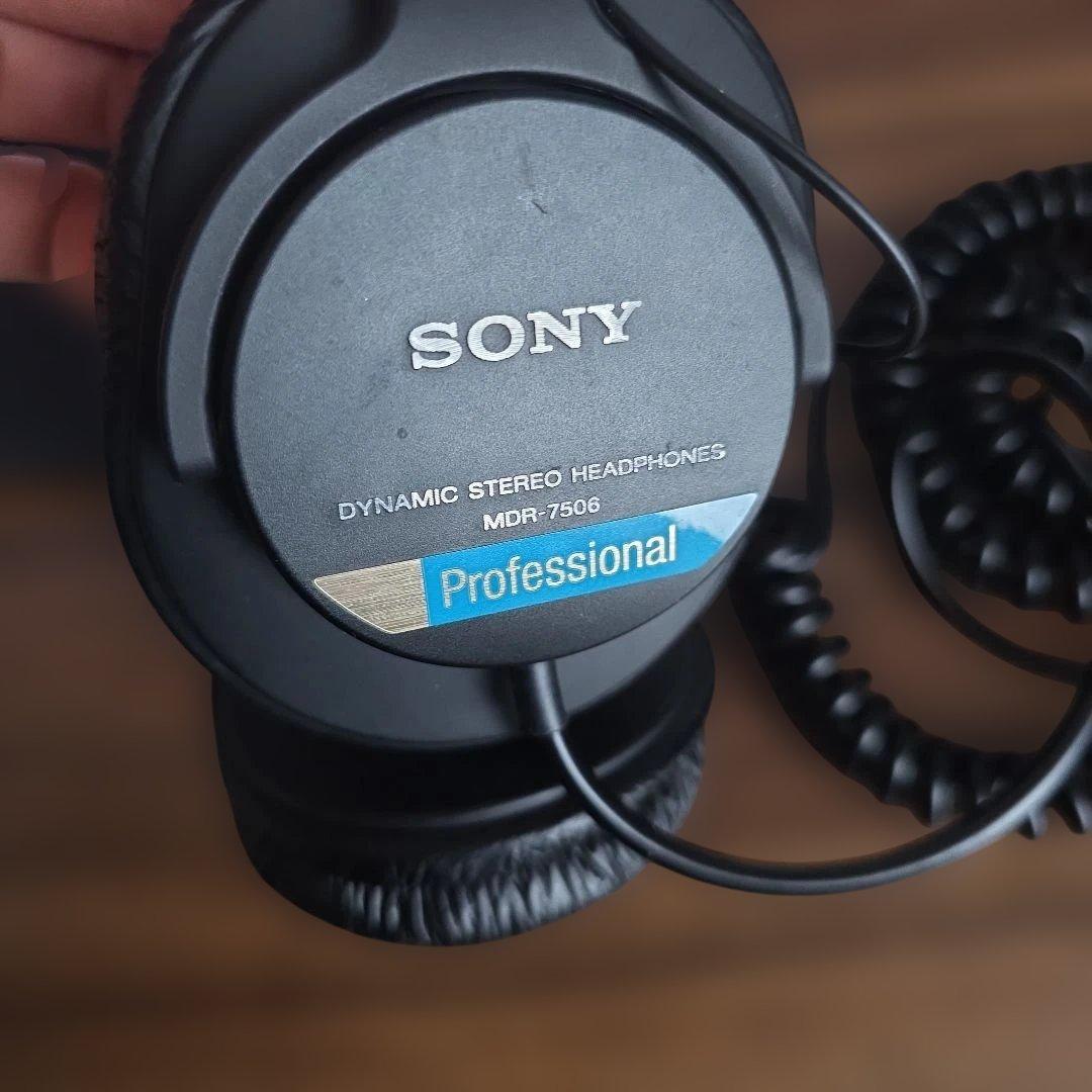 MDR-7506　ソニーモニターヘッドホン
