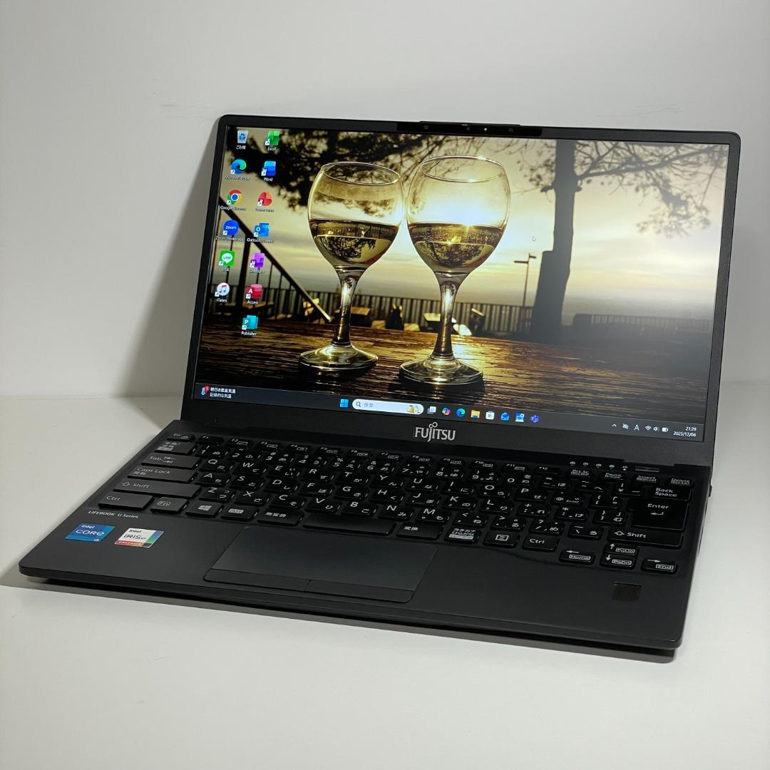 第11世代 富士通 LIFEBOOK U9311 win11 薄型軽量 SSD
