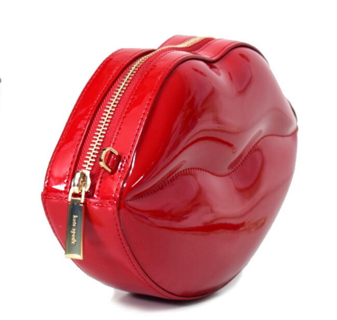 【新品未使用】Kate spade ショルダーバッグ 3D リップ　クロスボディ