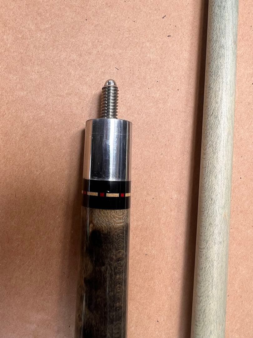 アダ-チ ビリヤードキュー ケース付き2本セット。