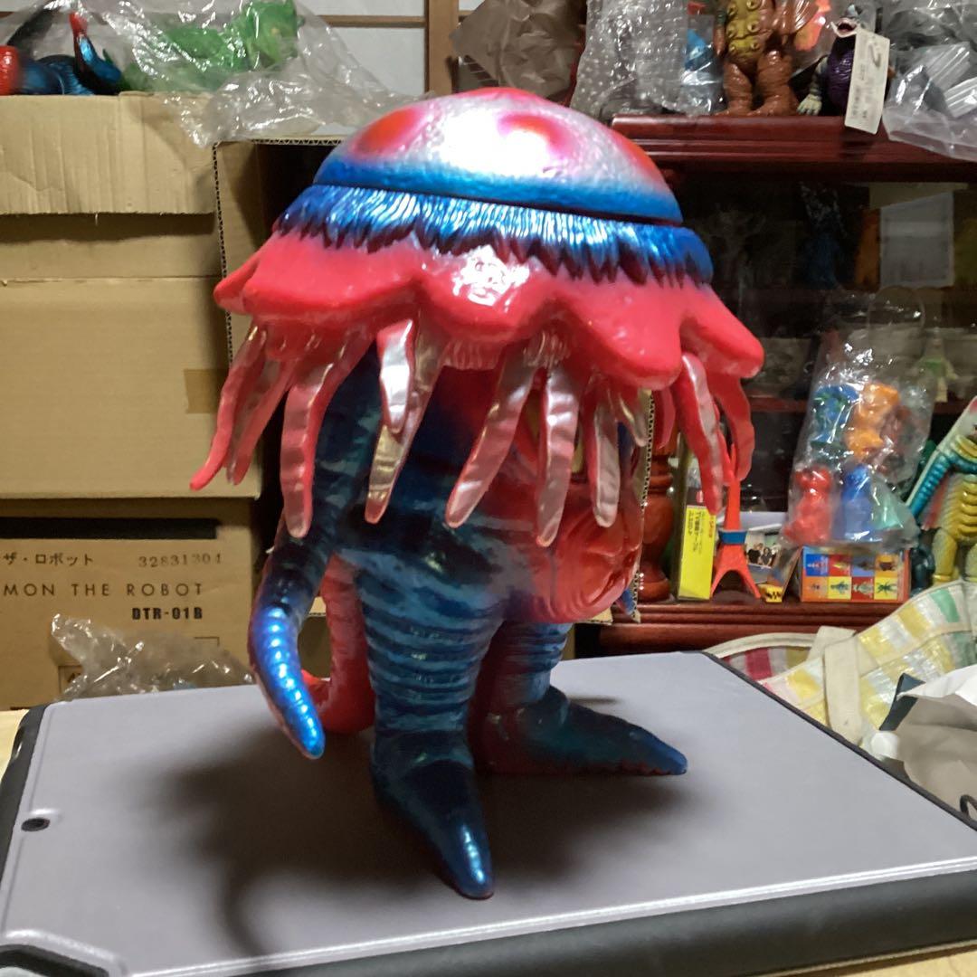 円谷コミュニケーションズ　バリケーン　怪獣郷　袋なし美品