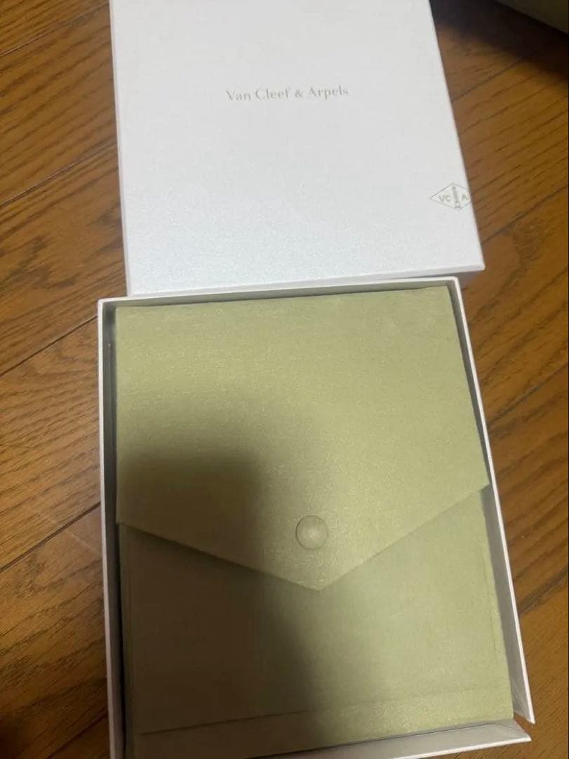 極美品Van Cleef & Arpels 箱 box