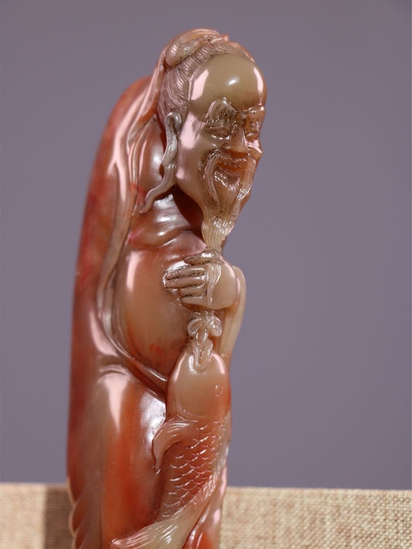 旧蔵　天然寿山石 彫刻　「漁翁」　収納箱付き