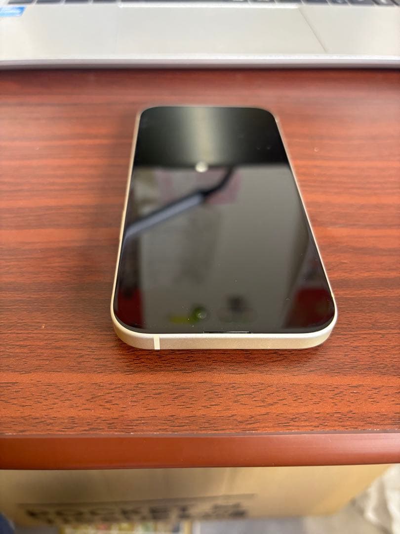 Apple iPhone 15 本体　イエロー　美品