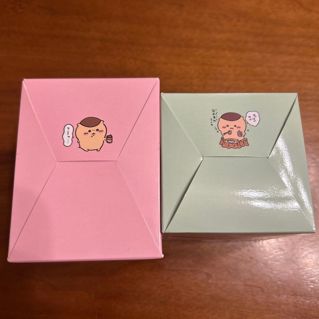 トレーディング缶バッジ　ちいかわのなかまたち アクリルスタンド　うれしいおいしい