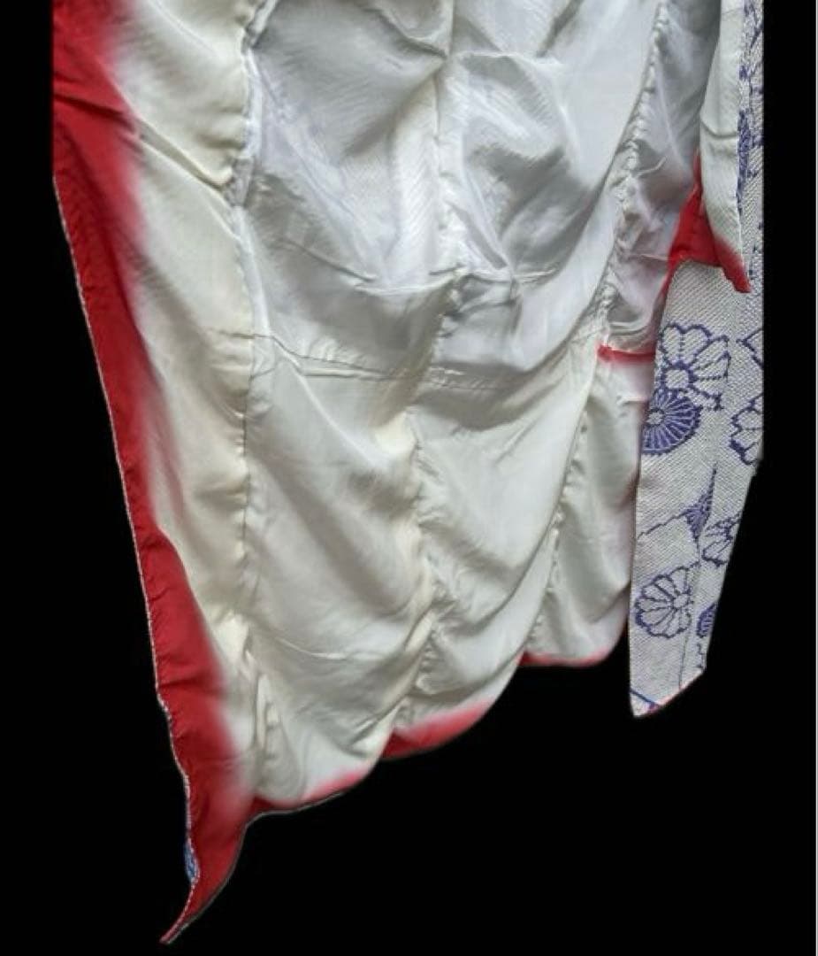 総絞り　振袖 白地に青紫の花柄　小振袖