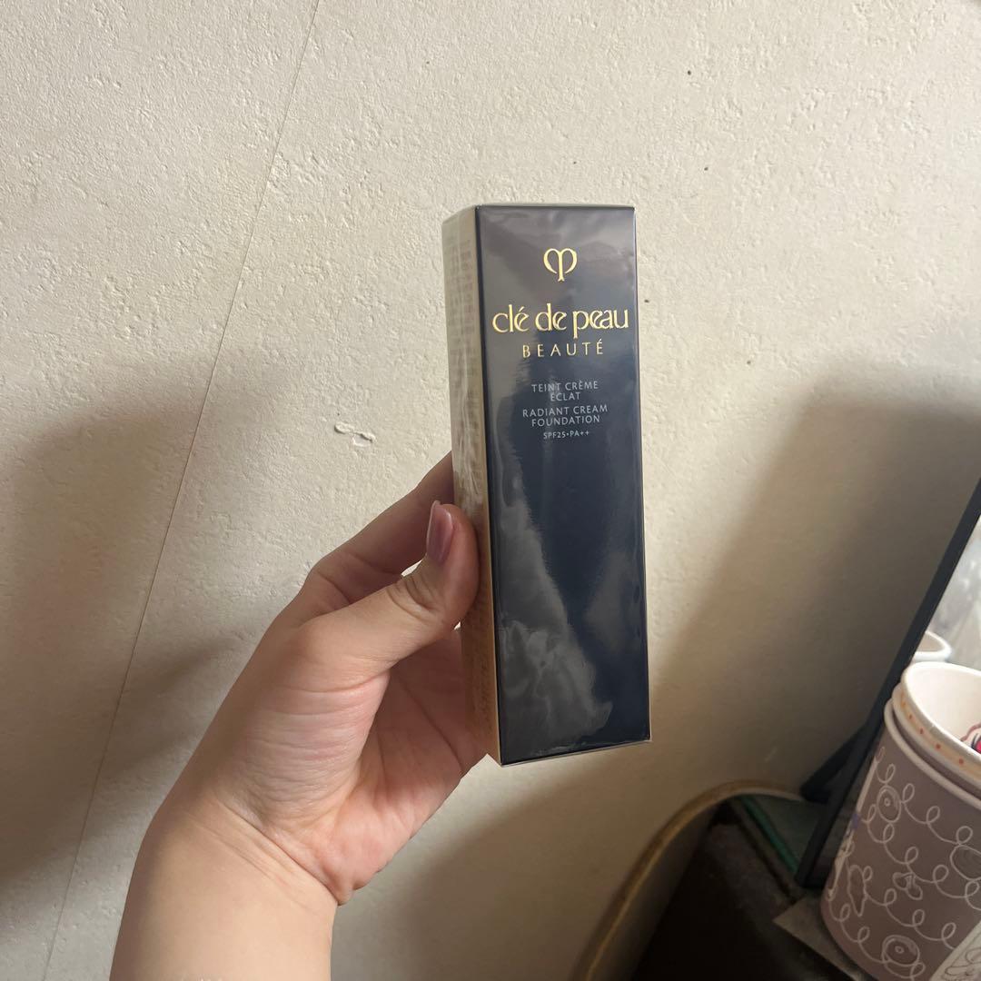 【未使用品】clé de peau BEAUTÉ タンクレームエクラn oc10