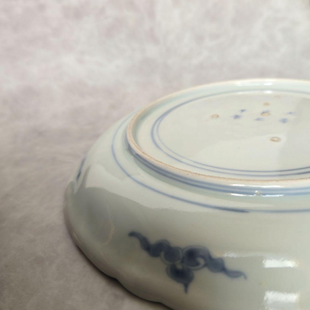 古伊万里　染付　陽刻　七寸皿　江戸時代　龍　唐草　金直し　金継ぎ　骨董　和骨董