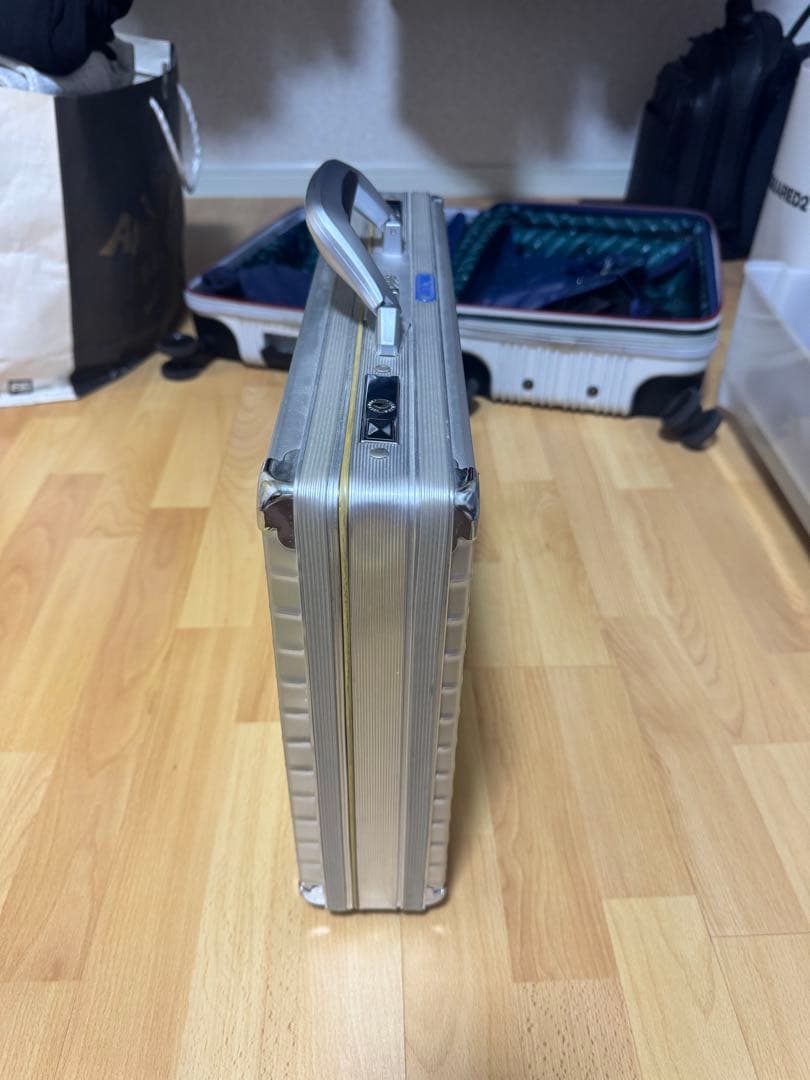 リモワ　アタッシュケース