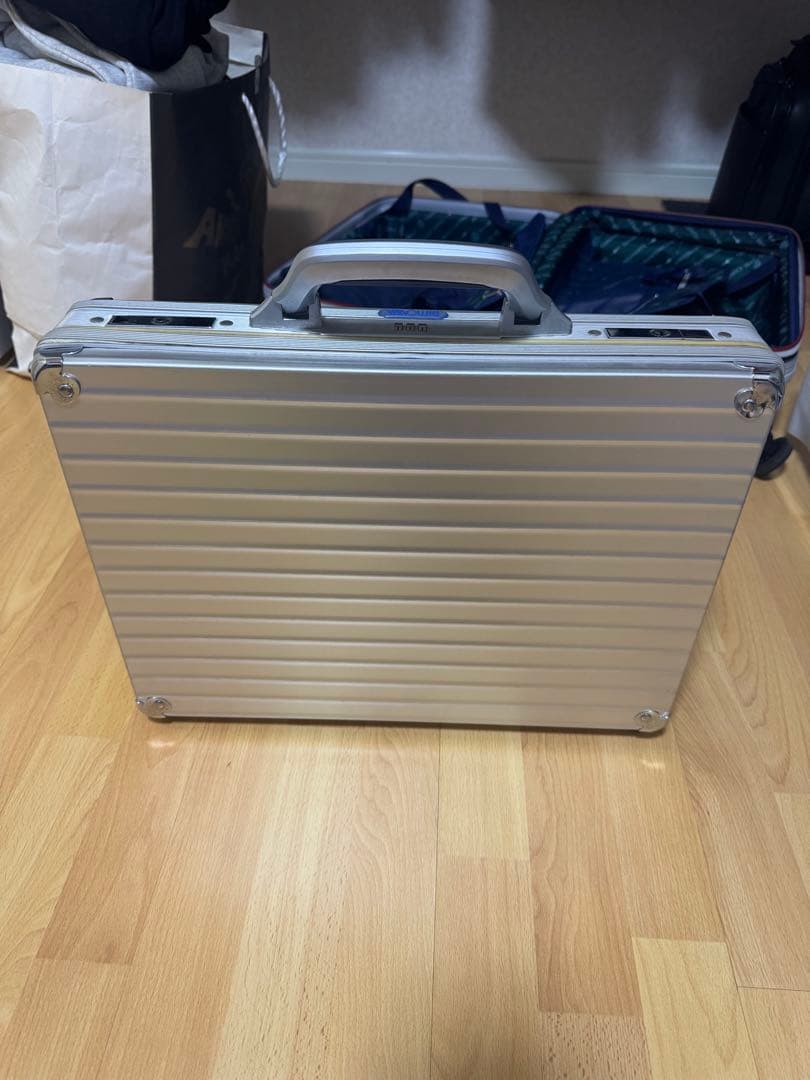 リモワ　アタッシュケース