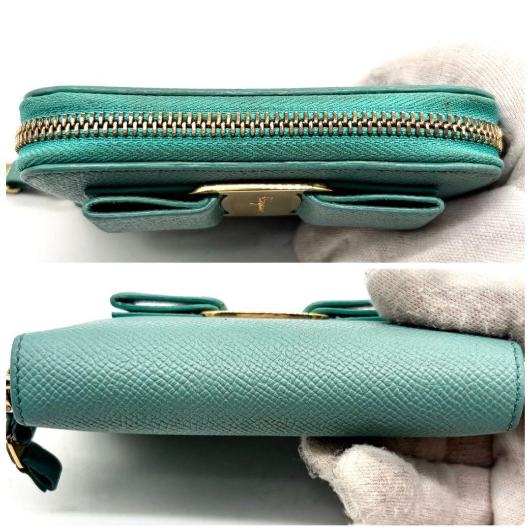 美品✨フェラガモ ヴァラリボン ケース コンパクトウォレット グリーン