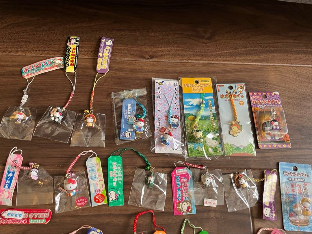 ご当地キティ　まとめ売り25点/ストラップ　キーホルダー　ファスナー　都道府県