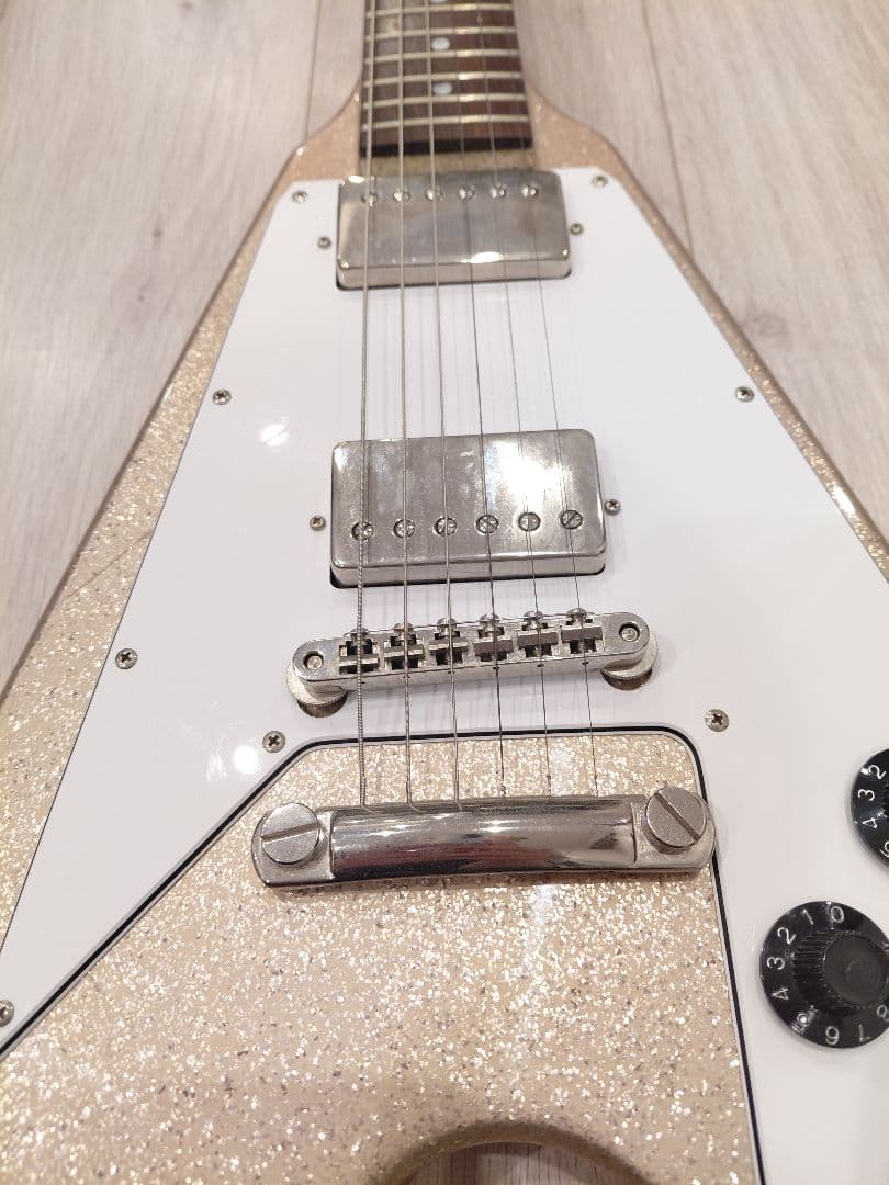 Burny LV-115KK ピンクスパークル ラルク Ken フライングV