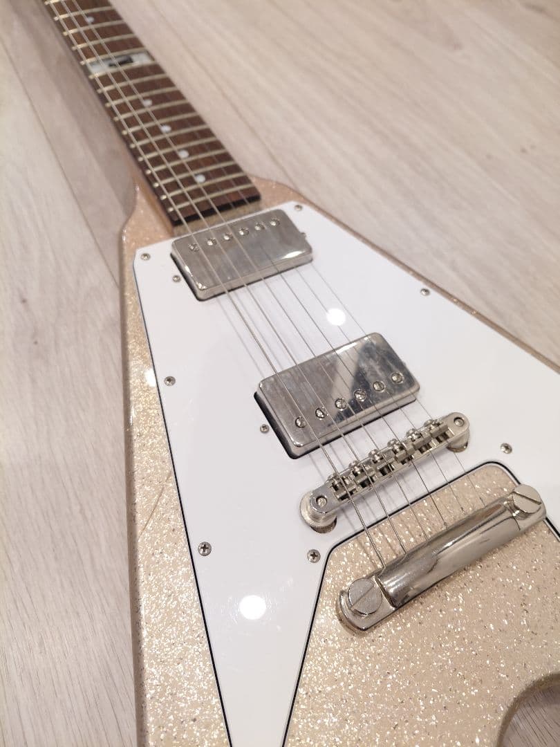 Burny LV-115KK ピンクスパークル ラルク Ken フライングV