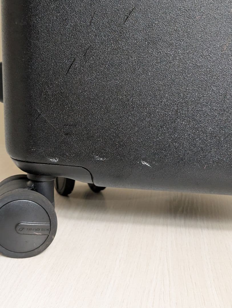 【機内持ち込み】aucentic スーツケース