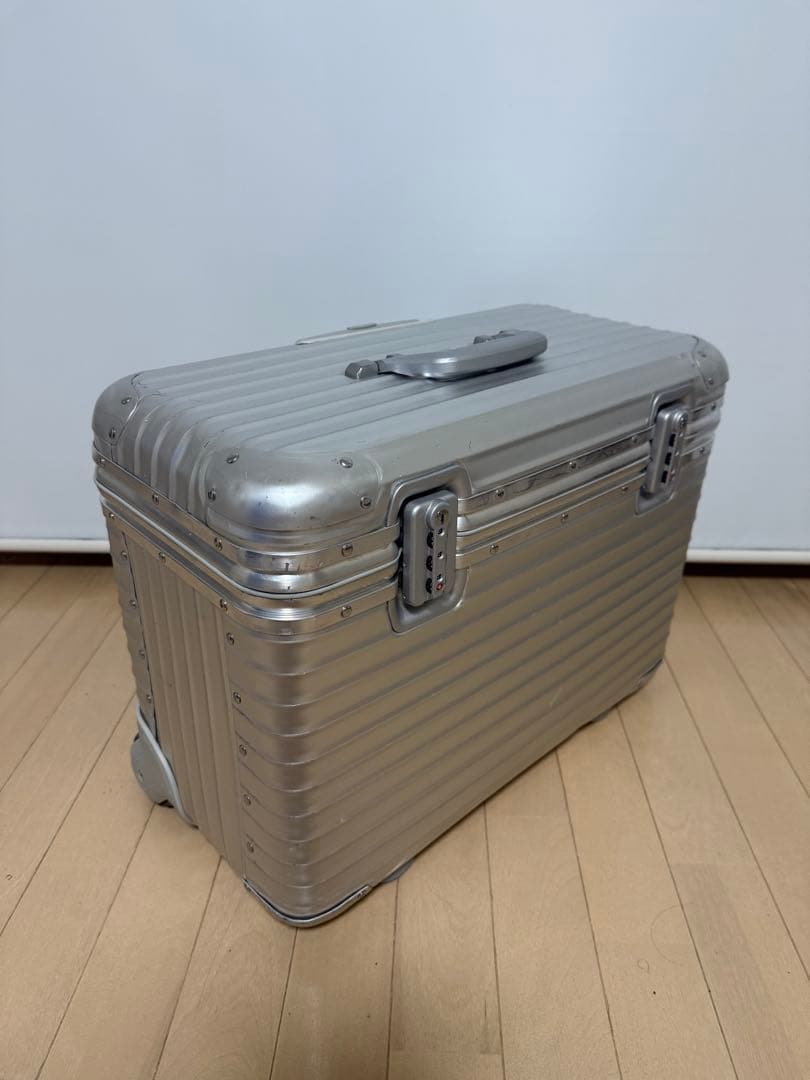 激レア 46L リモワ 928.51『トパーズ』 パイロット 廃盤 2輪（XL）