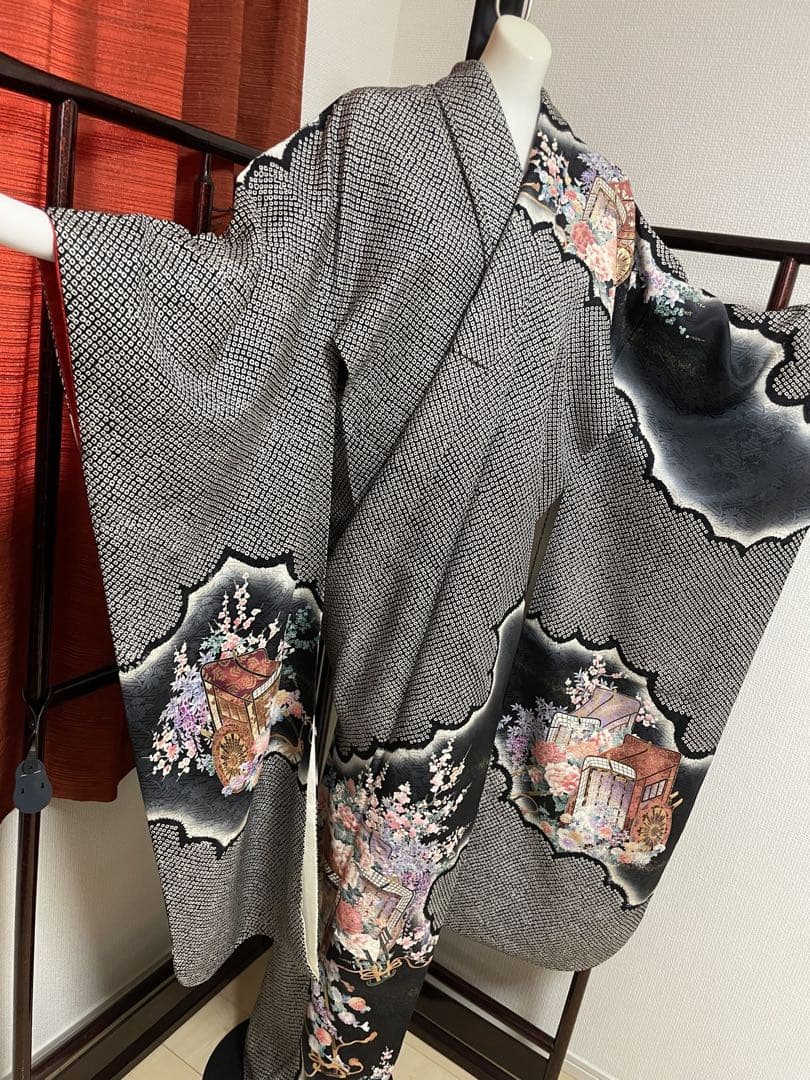 し*ん様 最終値下げ‼️早い者勝ち‼️【美品】振袖 正絹 絞り 花柄　御所車　成