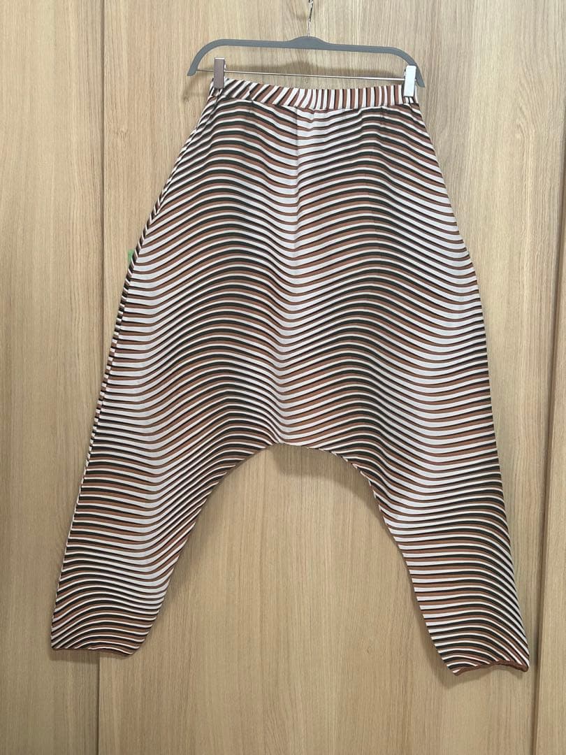 【希少】ISSEY MIYAKEイッセイミヤケ ウェービープリーツサルエルパンツ