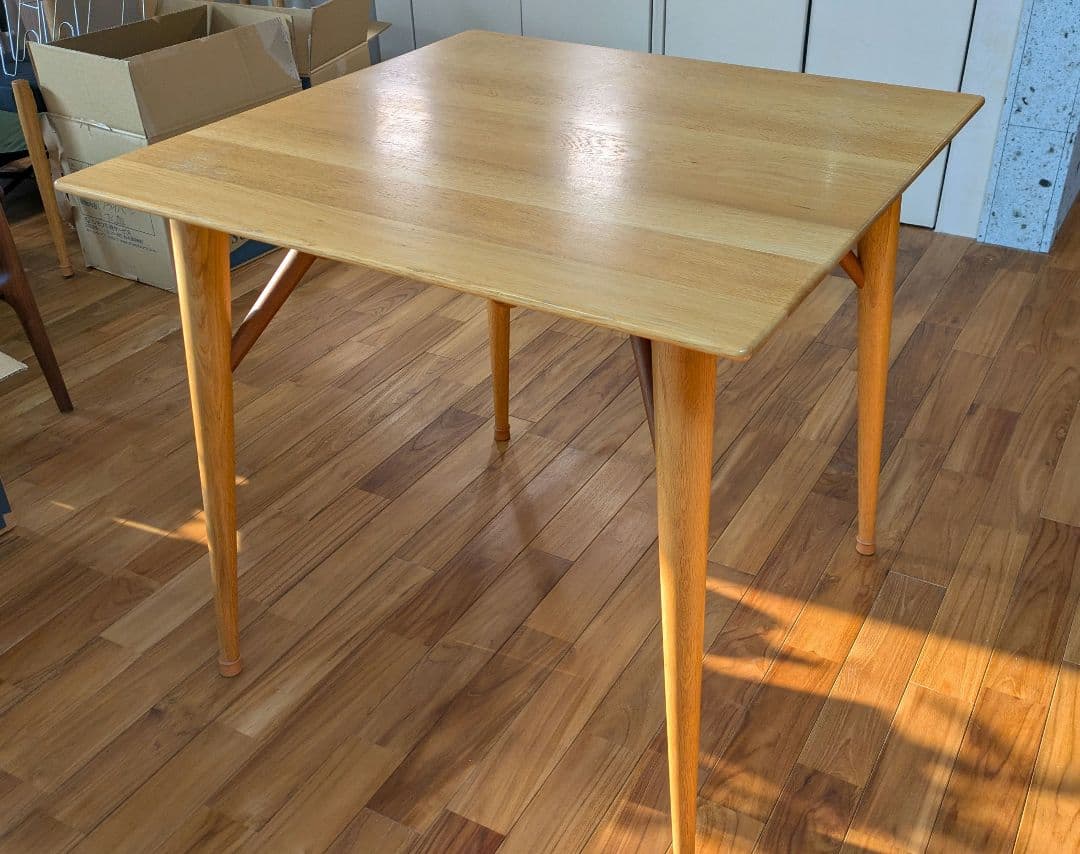 （3月29日まで出品）日進木工　テーブル