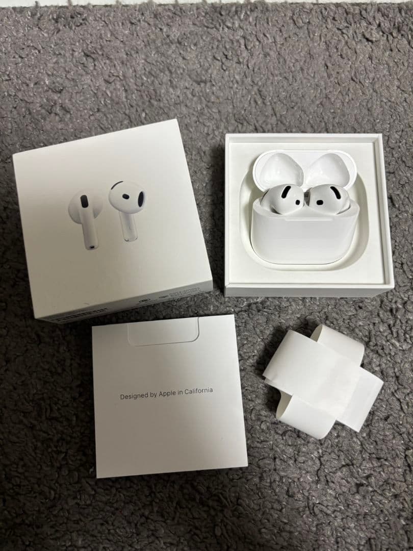 ほぼ新品　AirPods 4　ノイズキャンセルなし