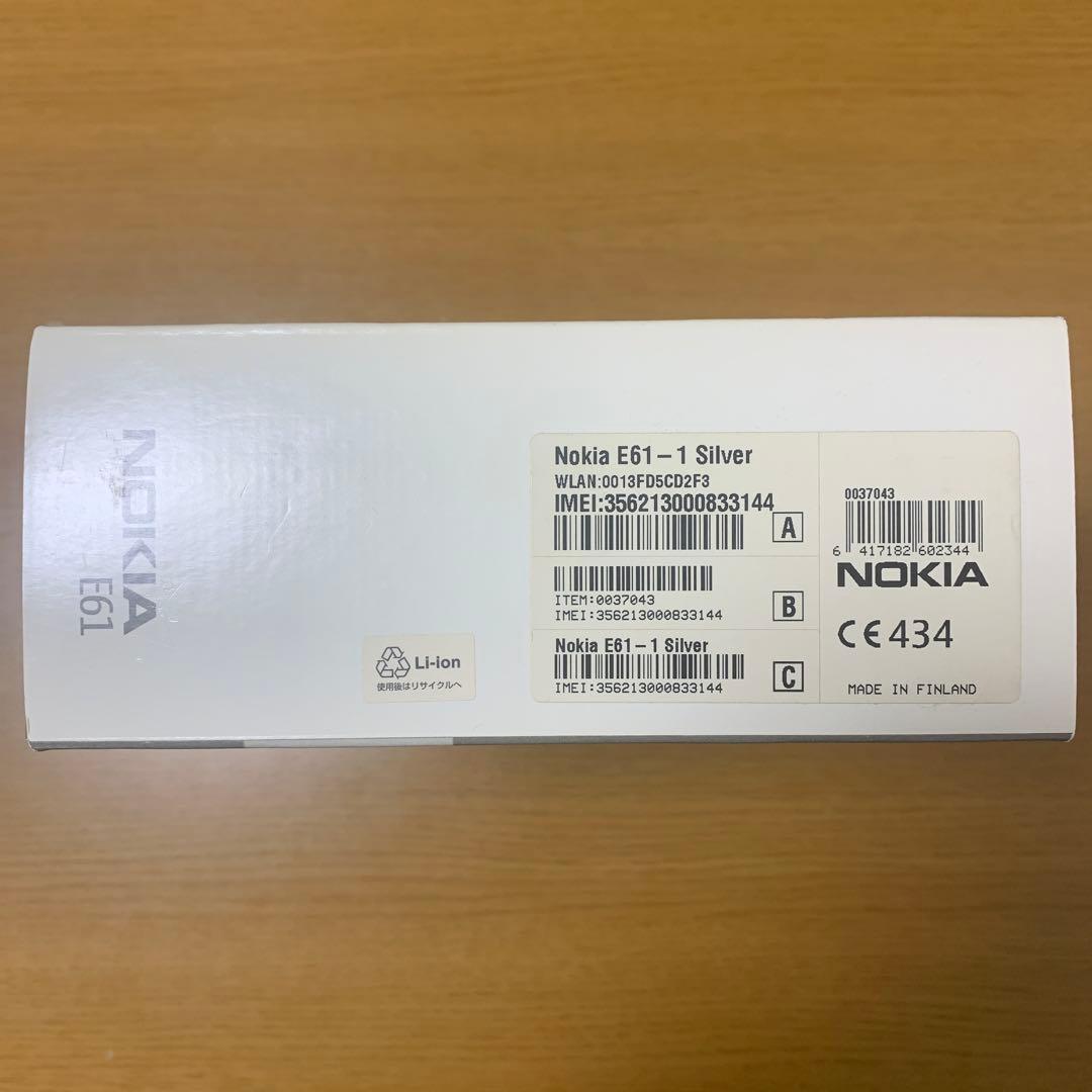 携帯電話本体 NOKIA E61