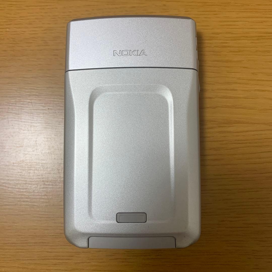 携帯電話本体 NOKIA E61